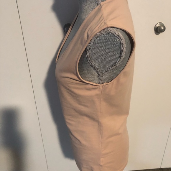 🕠 BASIC SLEEVELESS TOP BEIGE SIZE MED - Picture 4 of 6